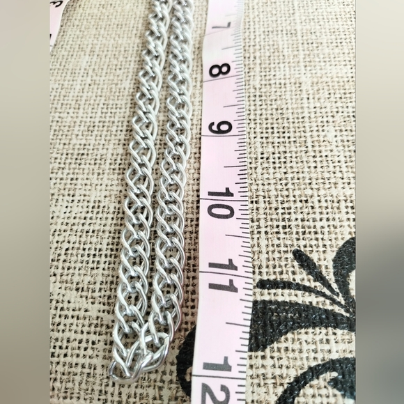 Chain Link Necklace & Bracelet - Picture 4 of 5